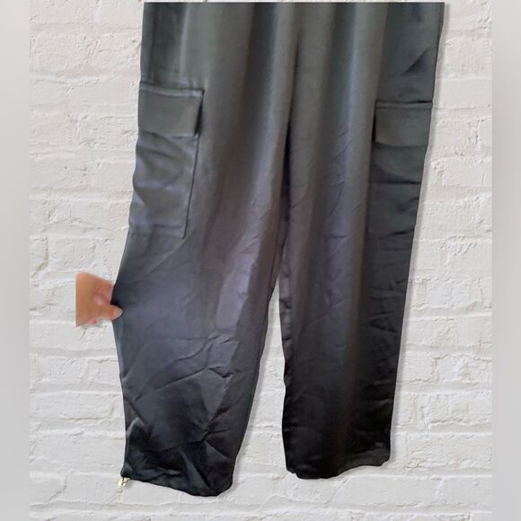 NWT Superdown Rita Cargo Pants Black satin track jogger pull on Revolve S - Picture 6 of 9